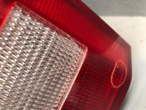 Discovery 3 Tail Light Cluster Near Side Rear XFB000573 2004 to 2009 L07106