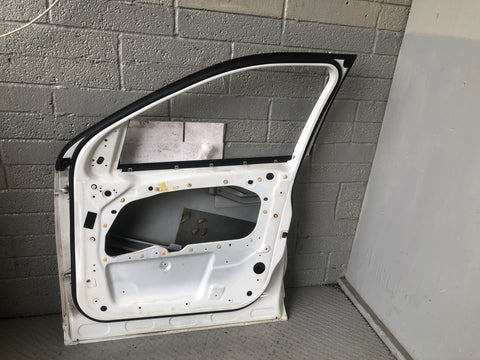 Discovery Sport Door Off Side Front in Fuji White L550 Land Rover L15066