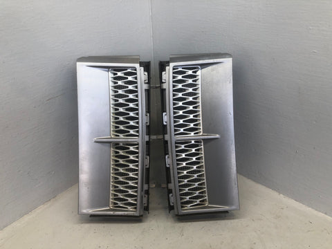 Range Rover L322 Wing Side Grilles Vents Supercharged 2002 to 2009 D01076