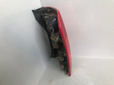 Discovery 3 Tail Light Cluster Near Side Rear XFB000573 2004 to 2009 K02066