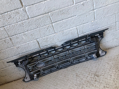 Discovery 4 Grille Front Sumatra Black and Silver Land Rover 2009 To 2016 J23096