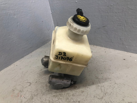 Discovery 3 Brake Master Cylinder with Reservoir Auto Land Rover 2004 to 2009