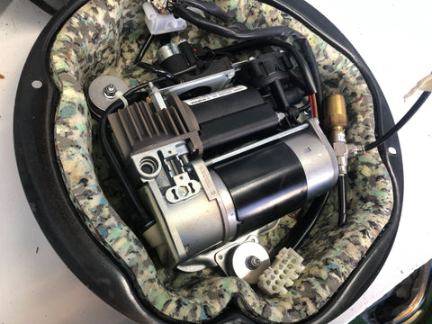 Range Rover L322 Air Suspension Compressor Pump Wabco and Housing 2002 to 2006