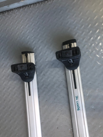 Thule WingBar with Lock and Key to fit Discovery 3 / 4 Land Rover L10076
