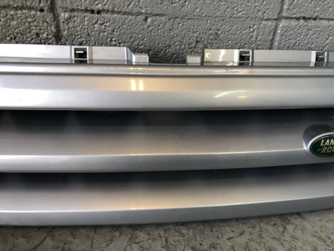 Discovery 3 Grille Front Zermatt Silver Land Rover 2004 to 2009 L03096