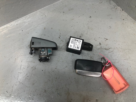 Discovery 4 Key Remote and Blade with Door Lock Land Rover 2009 to 2016 K18066