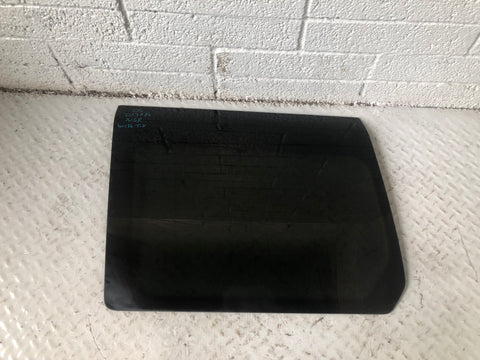 Discovery 4 Window Glass Quarter Near Side Rear Land Rover 2009 to 2016