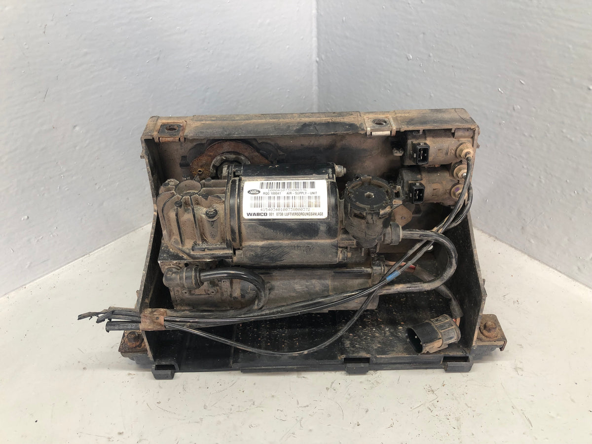 Discovery 2 Air Suspension Compressor Wabco RQG100041 Housing Land Rover L20076