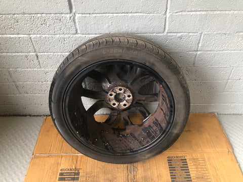 Range Rover Evoque Alloy Wheel and Tyre 20" 245/45ZRF20 L538 L03066B