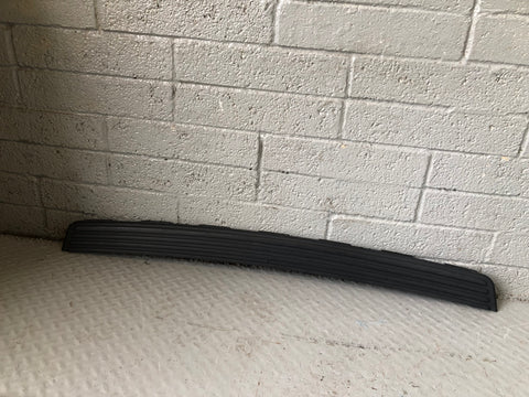 Discovery 3 Rear Bumper Scuff Load Trim DOE000011 Land Rover 2004 to 2009