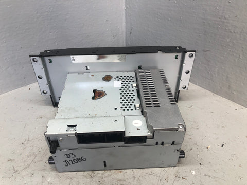 Discovery 3 Radio With CD Player Land Rover VUX500490 2004 to 2009 J12086