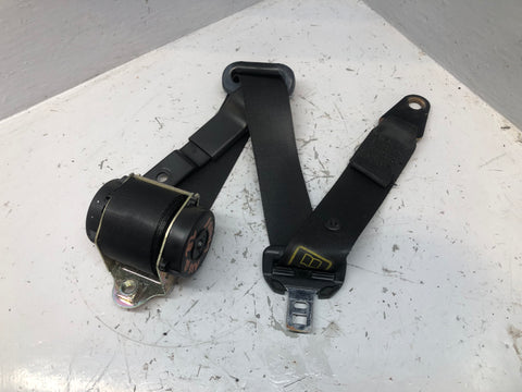 Discovery 2 Seat Belt Near Side Rear Middle Row Black Land Rover 1998 to 2004