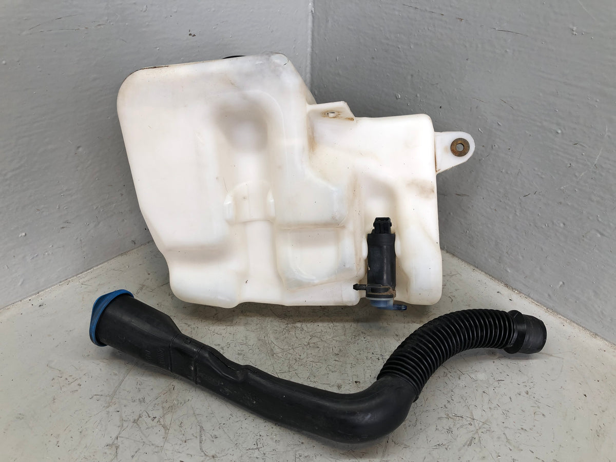 Range Rover Sport L320 Washer Bottle Pump Windscreen 2005 to 2009 1 Pump