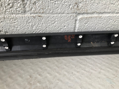 Discovery 3 Lower Door Moulding Trim Near Side Front Land Rover J14096