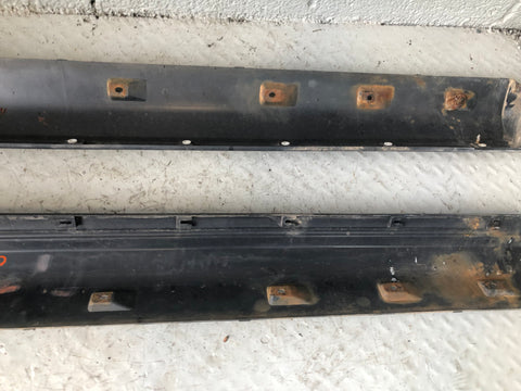 Discovery 3 or 4 Sill Trim Cover Protector Pair Land Rover 2004 to 2014 D27056