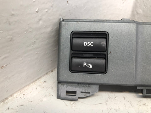 Range Rover L322 Clock Tailgate Release DSC and PDC Controls P7H42-13D734-CA