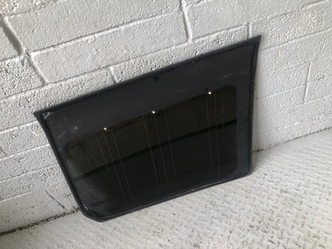 Discovery 4 Window Glass Quarter Near Side Rear Land Rover 2009 to 2016