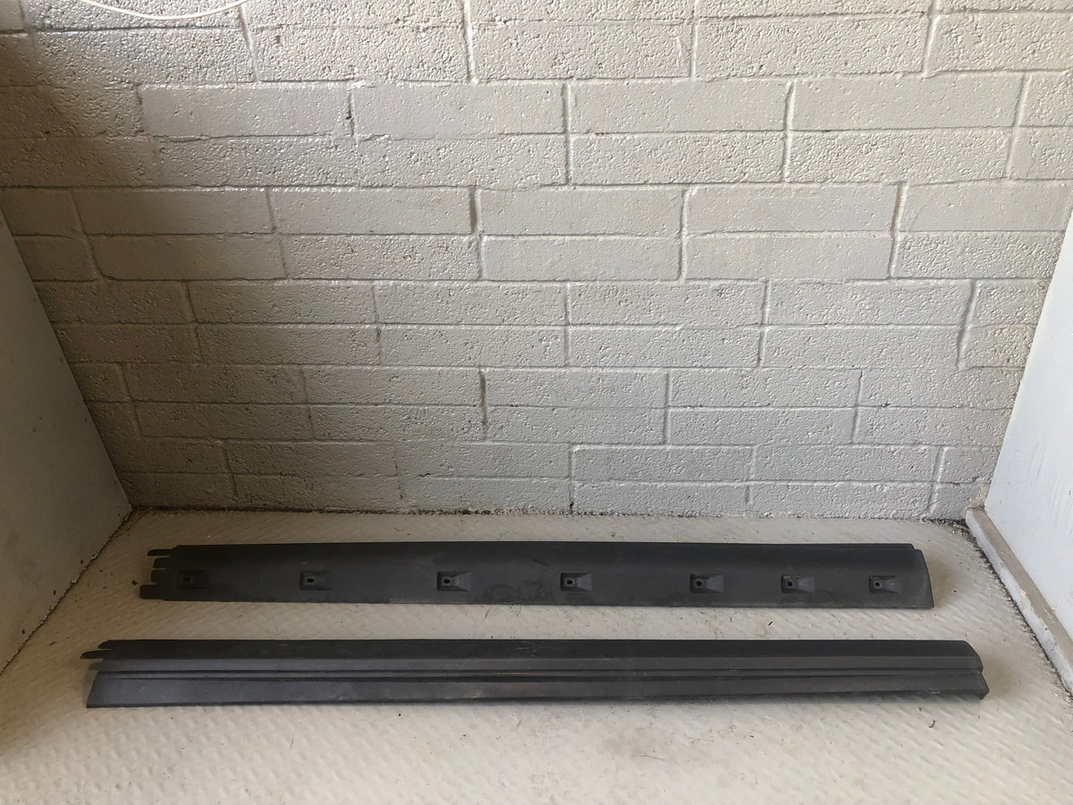 Discovery 3 or 4 Sill Trim Cover Protector Pair Land Rover 2004 to 2014 K02066