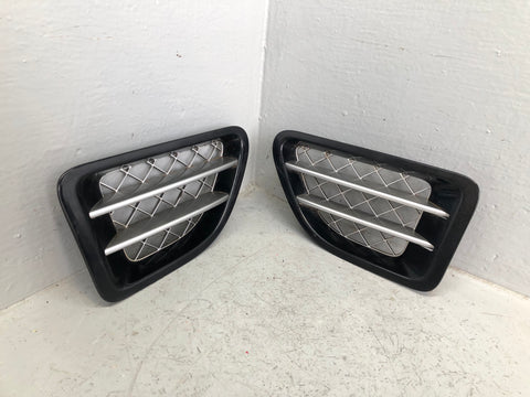 Range Rover Sport Wing Vents Pair L320 in Black and Silver 2005 to 2009
