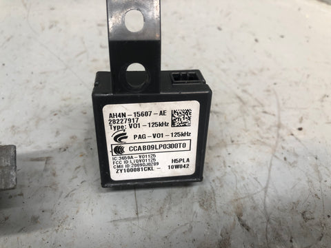 Discovery 4 Key Remote and Blade with Door Lock Land Rover 2009 to 2014 D27056