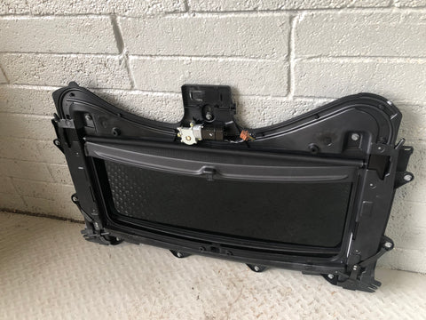 Discovery 4 Sunroof Complete with Motor and Blind Land Rover 2009 to 2016 D27056