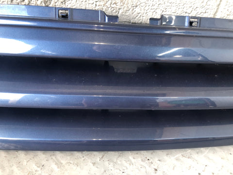 Discovery 3 Grille Front Cairns Blue Land Rover 2004 to 2009 J17076