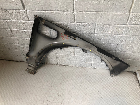 Discovery 4 Front Wing Near Side Santorini Black LRC 820 2009 to 2016 D27056