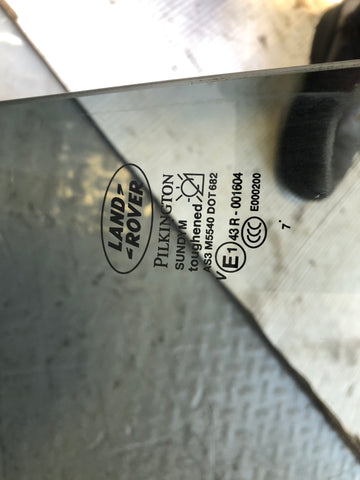 Range Rover Sport Window Glass Factory Tint Off Side Rear 43R-001604 Sundym L320