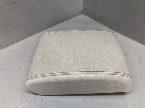 Range Rover Evoque Centre Console Armrest Lid in White Leather L538 L02015