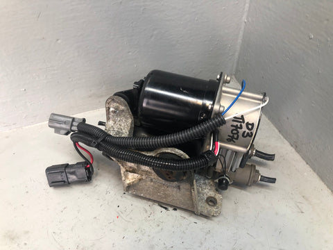 Discovery 3 Air Suspension Compressor Hitachi Land Rover 2004 to 2009 J17076