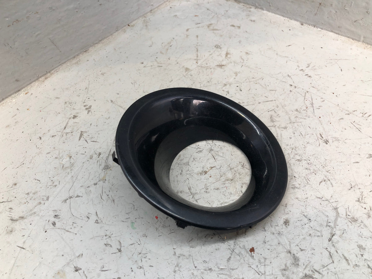 Discovery 4 Fog Light Bezel Front Bumper Sumatra Black Off Side L319 Land Rover