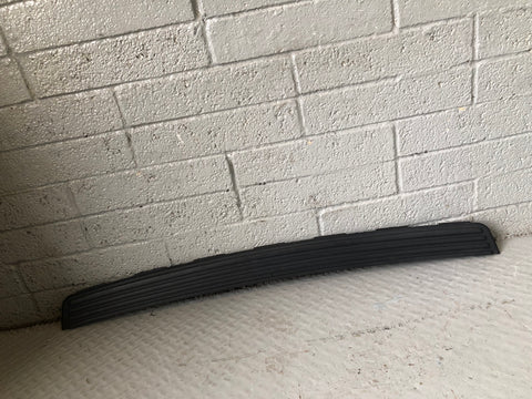 Discovery 3 Rear Bumper Scuff Load Trim DOE000011 Land Rover 2004 to 2009