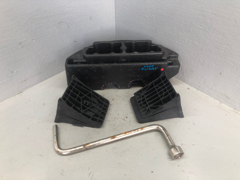 Range Rover L405 Tool Kit Foam Surround CPLA 17B043 AC 2013 to 2017 L18085