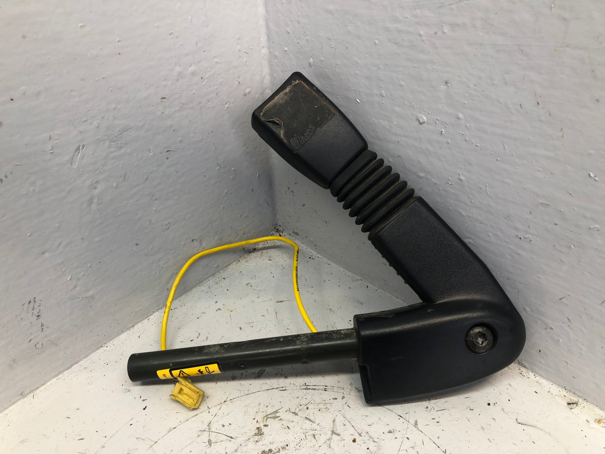 Discovery 2 Seat Belt Buckle Clasp Off Side Front Land Rover 1998 to 2004