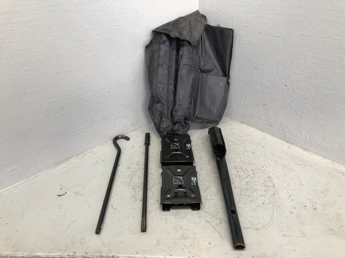 Discovery 3 4 Tool Kit in a Bag KBK500160 Land Rover 2004 to 2016 J26086