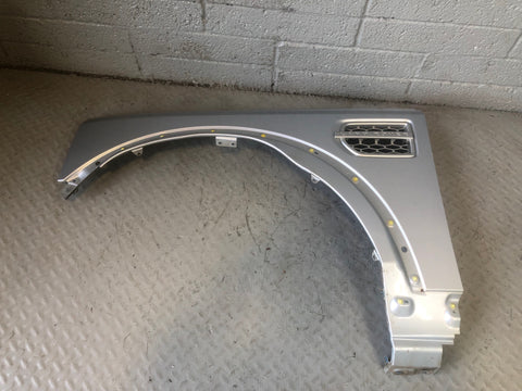Discovery 4 Wing Near Side Front Zermatt Silver Land Rover 2009 to 2016 L10076