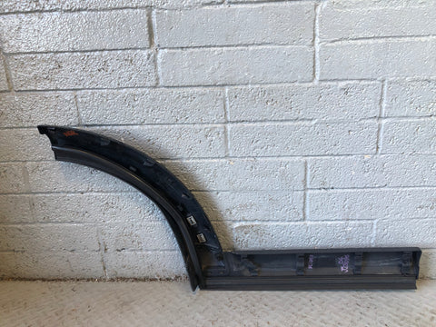 Discovery 4 Door Arch Trim Near Side Rear Sumatra Black Land Rover