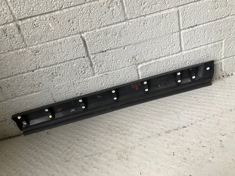 Discovery 3 Lower Door Moulding Trim Near Side Front Land Rover J14096