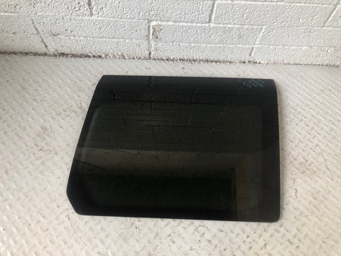 Discovery 4 Window Glass Quarter Off Side Rear Land Rover 2009 to 2016