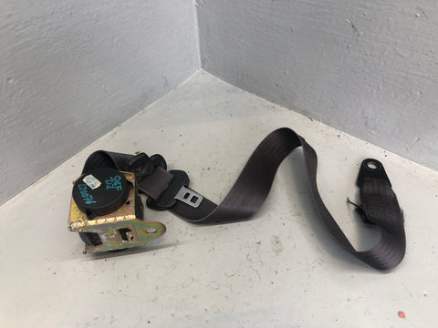 Discovery 2 Seat Belt Assembly Off Side Front in Grey Land Rover 1998 to 2004