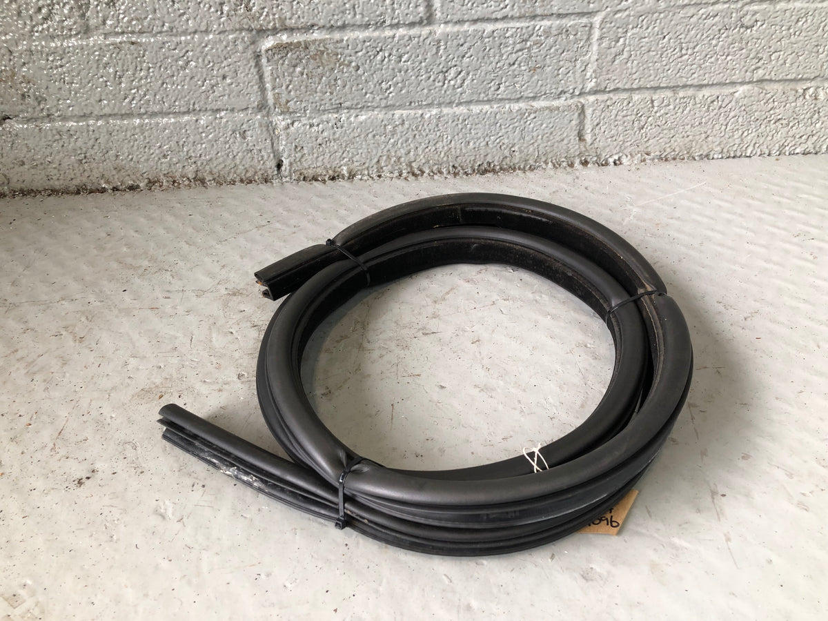 Range Rover Sport Weather Seal Door Inner L494 Off Side Front Right 2013 to 2018