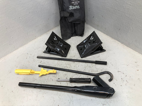 Discovery 3 4 Tool Kit in a Bag KBK500160 Land Rover 2004 to 2016 J23096
