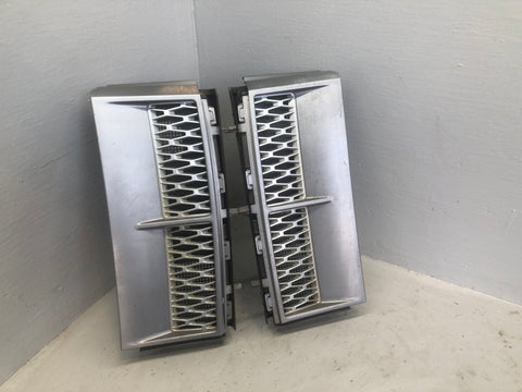 Range Rover L322 Wing Side Grilles Vents Supercharged 2002 to 2009 D01076