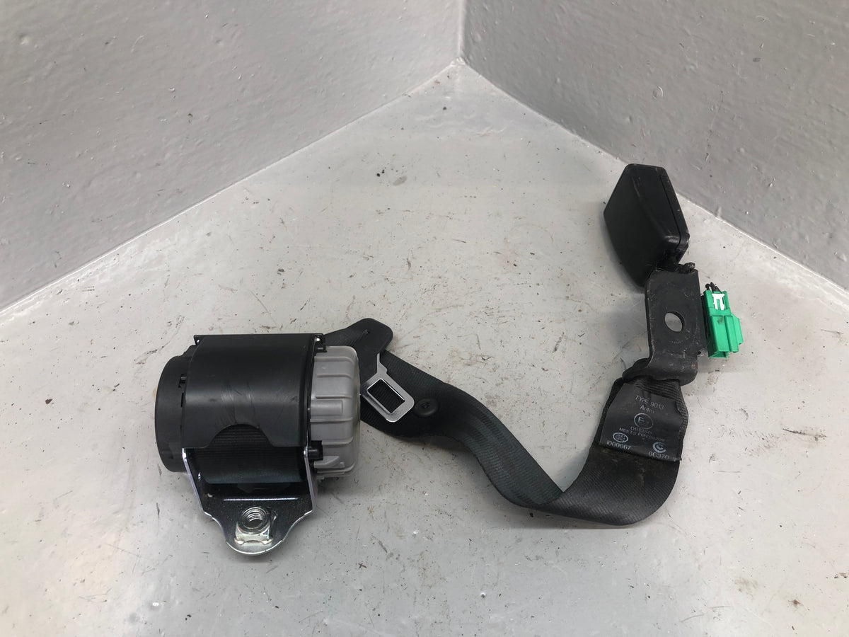 Range Rover Evoque Seat Belt Centre Rear in Black L538 2011 to 2018 3 Door