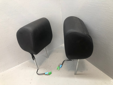 Range Rover Evoque Head Rests Pair With Screens Black Leather With Remote Kit