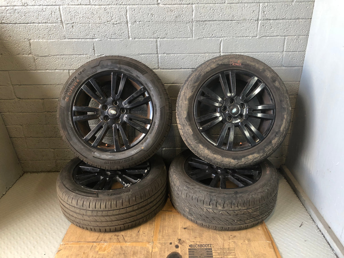 Discovery 4 Alloy Wheels and Tyres 255/55R19 Set of x 4 Land Rover D27056