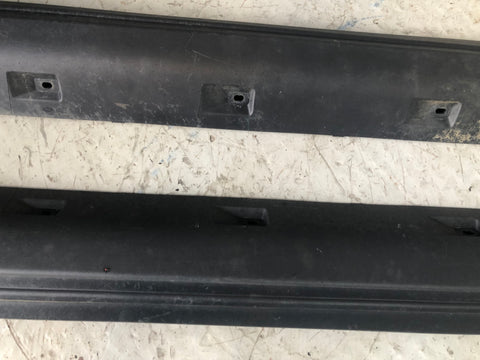 Discovery 3 or 4 Sill Trim Cover Protector Pair Land Rover 2004 to 2014 D03086