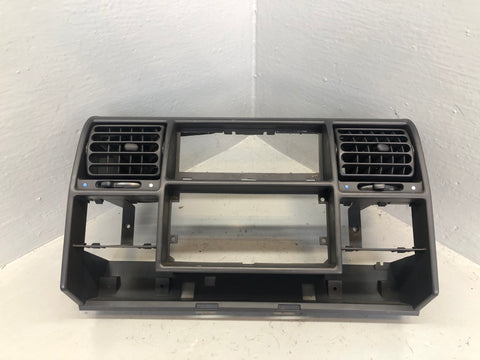 Discovery 2 Centre Air Vents Dashboard Panel Grey Land Rover 1998 to 2002 L20076
