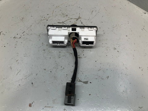 Freelander 2 Aux USB 12v Port L538 2011 to 2014 Land Rover