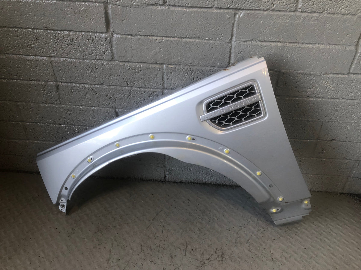 Discovery 4 Wing Near Side Front Zermatt Silver Land Rover 2009 to 2016 L10076